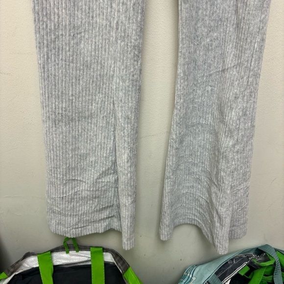 Aerie Groove On Velour High Waisted Flare Pant - Picture 8 of 13